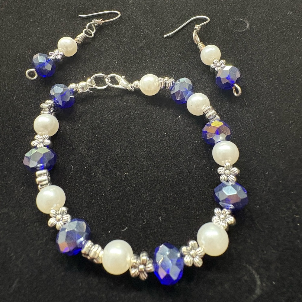 Elegant Blue and White Beaded Jewelry Set